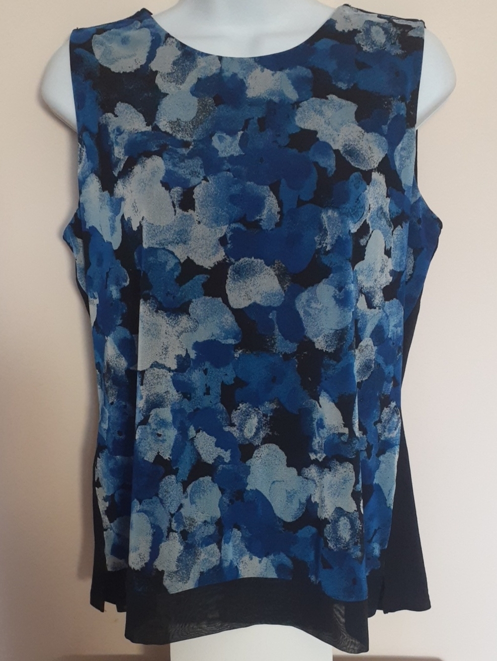 Calvin Klein Blue and Black Abstract Floral Sleeveless Camisole Sz Small
